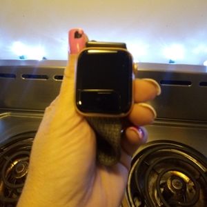 Apple SE smart watch